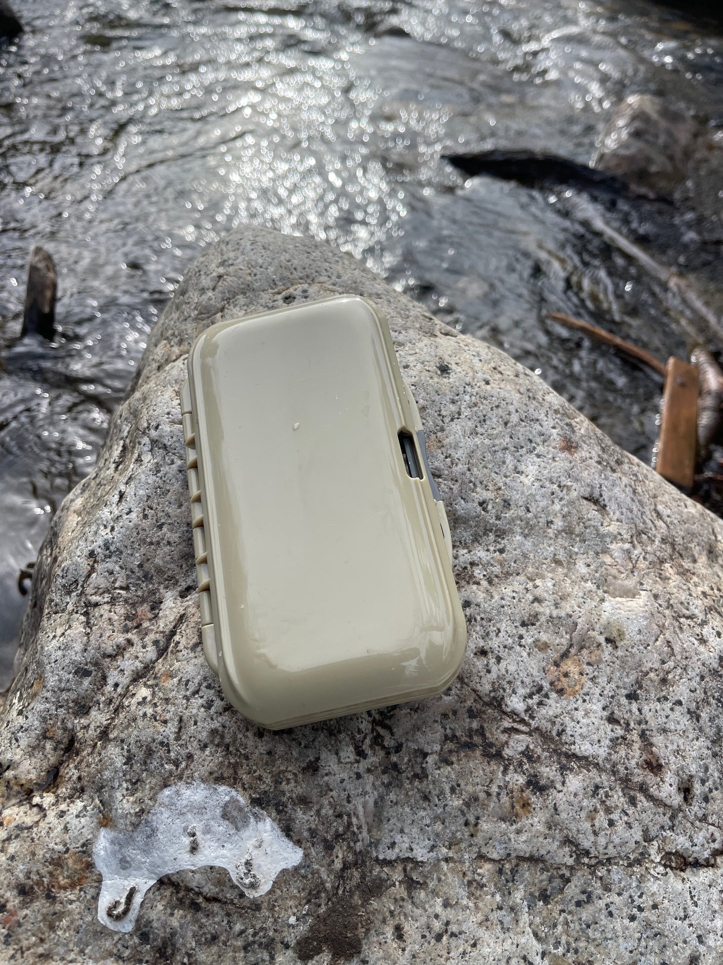 Double sided foam flybox
