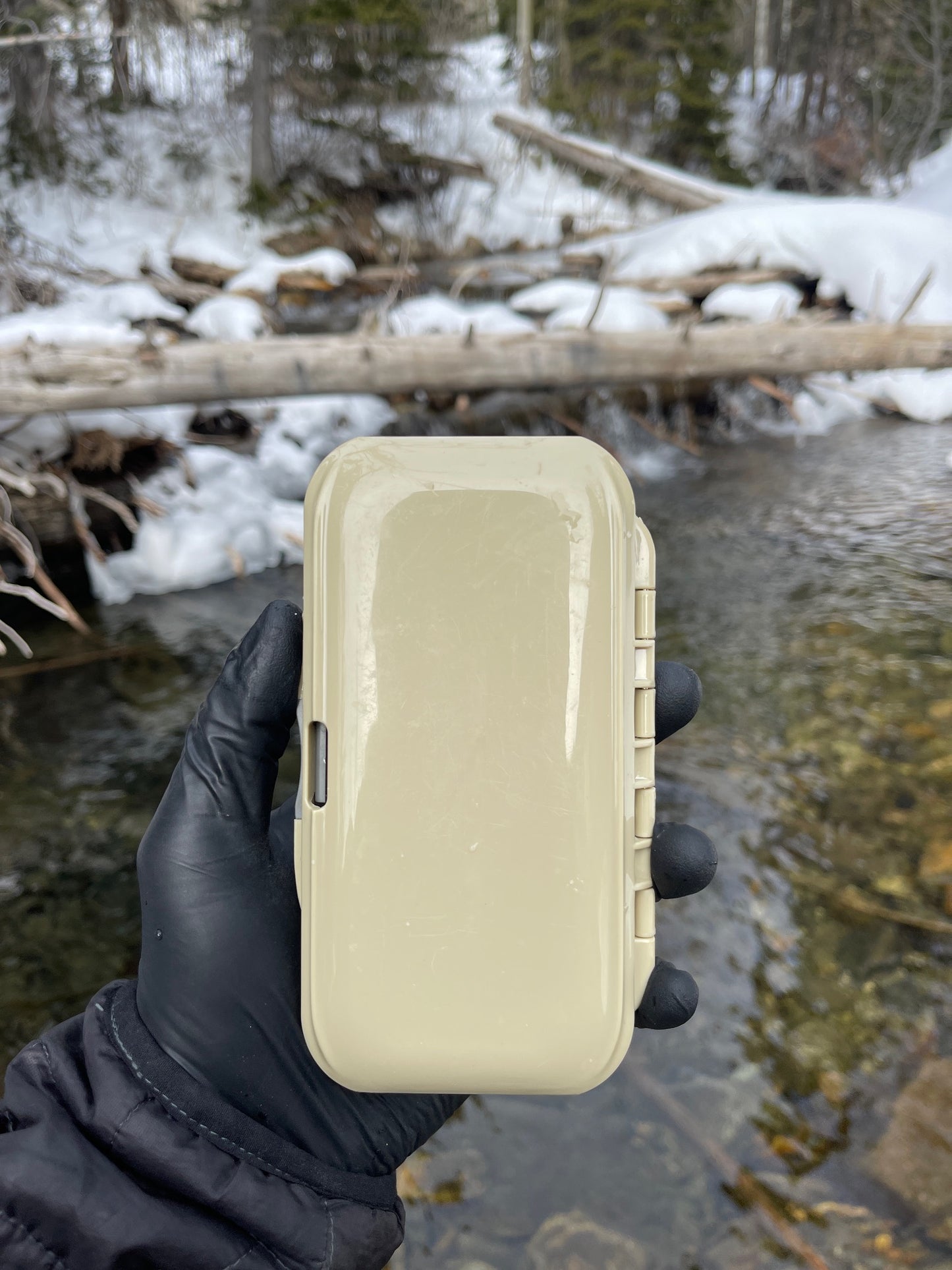 Double sided foam flybox
