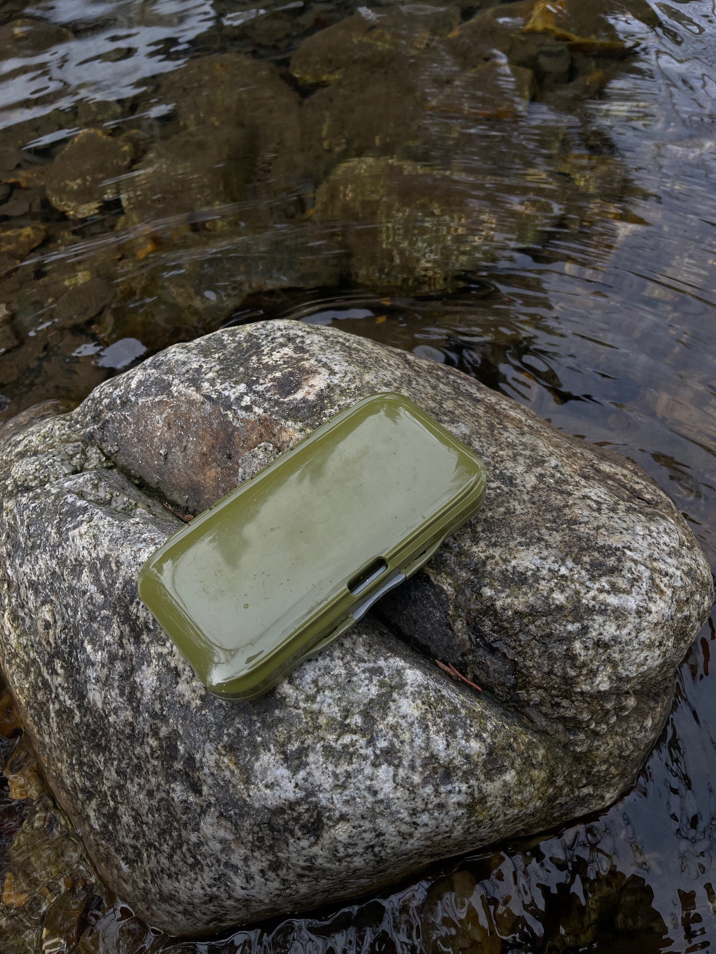 Double sided foam flybox